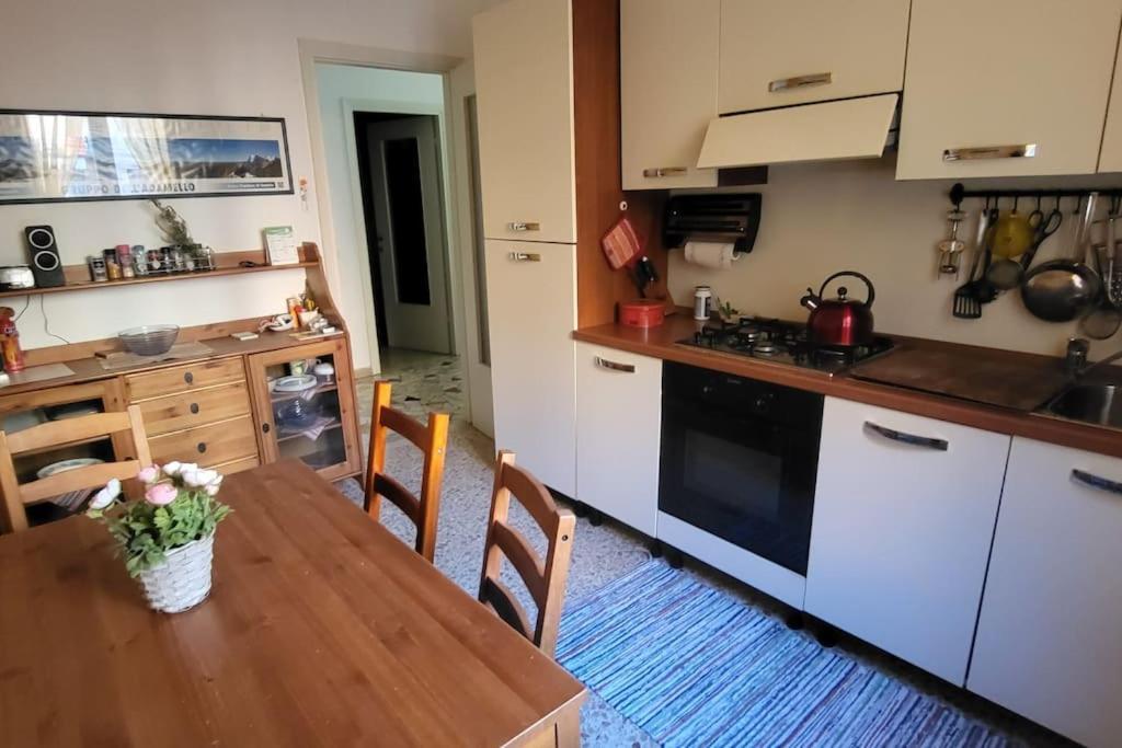 La Casa Di Lucia: Grande Appartamento Con Balcone Bréscia Exterior foto